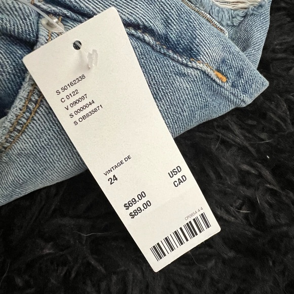 BDG Highrise Mom Jeans - Picture 7 of 7